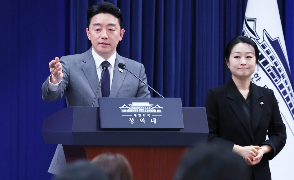 강훈식 "UAE, 최우선 원유공급 약속…총 2천400만배럴 긴급도입" 1 18 강훈식 비서실장