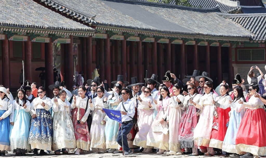 작년 한국 방문 외국인 환자 200만명 첫 돌파…3년 연속 최대 1 tourist