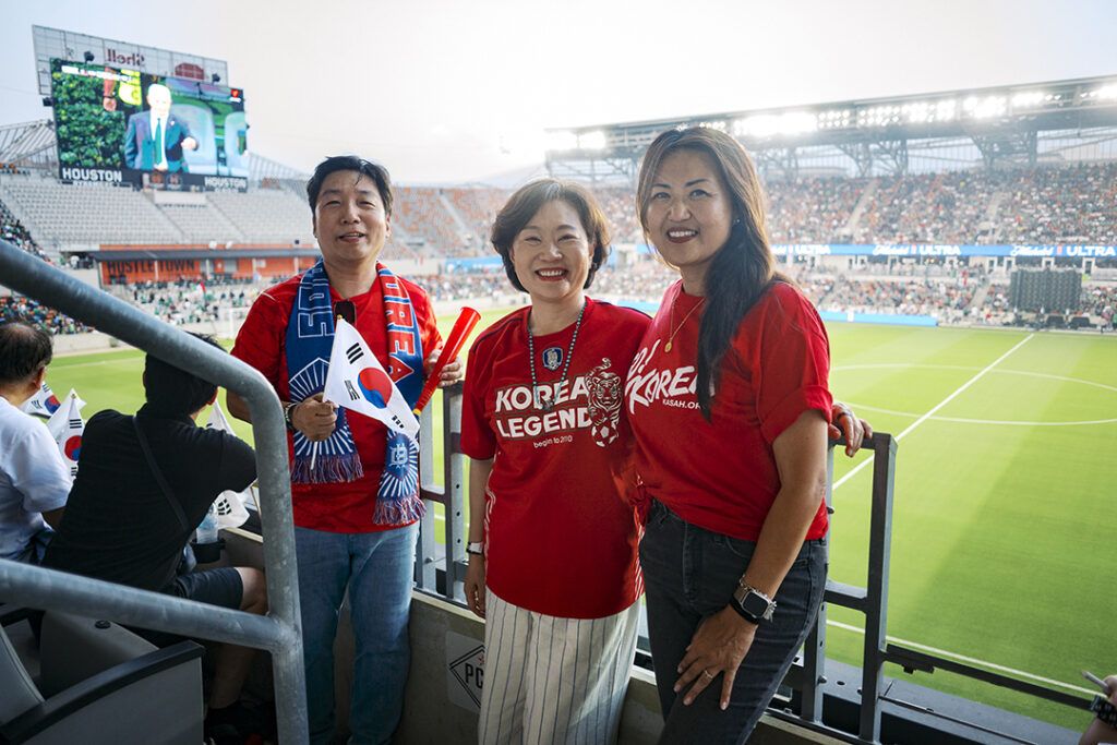 휴스턴 ‘월드컵 응원전’, 축구장과 일터에서 하나 된 함성 5 4 1 15 06262026