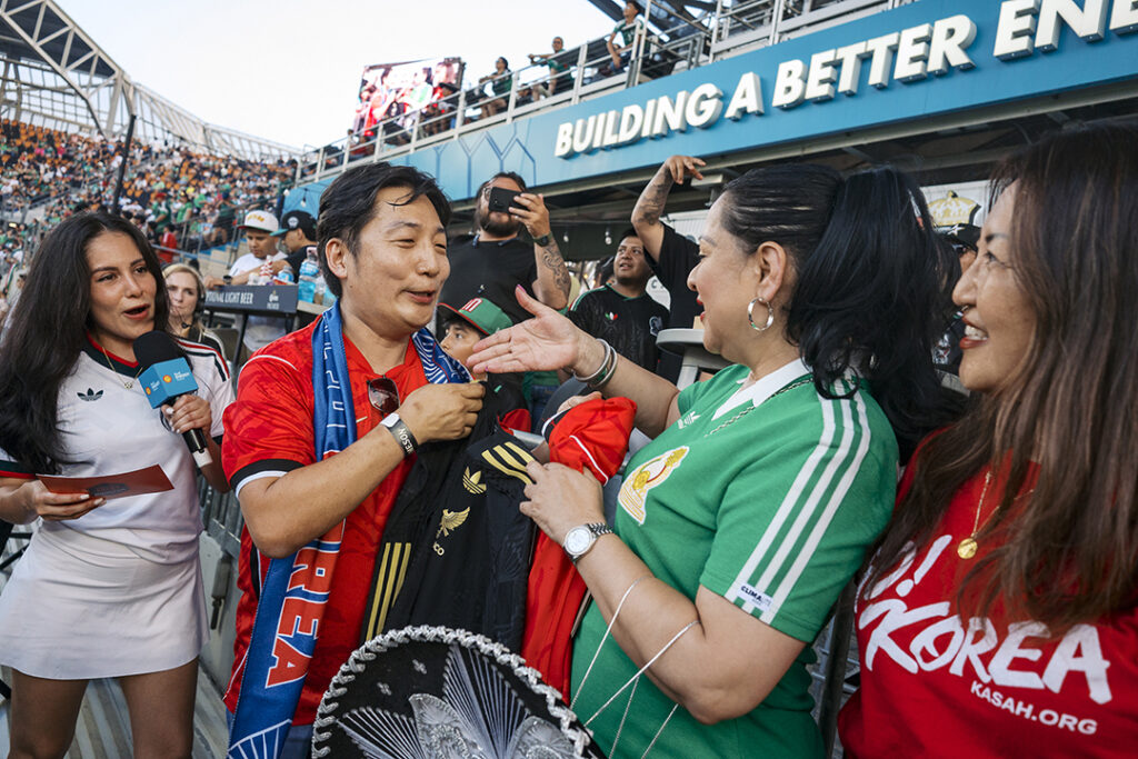 휴스턴 ‘월드컵 응원전’, 축구장과 일터에서 하나 된 함성 10 4 1 9 06262026