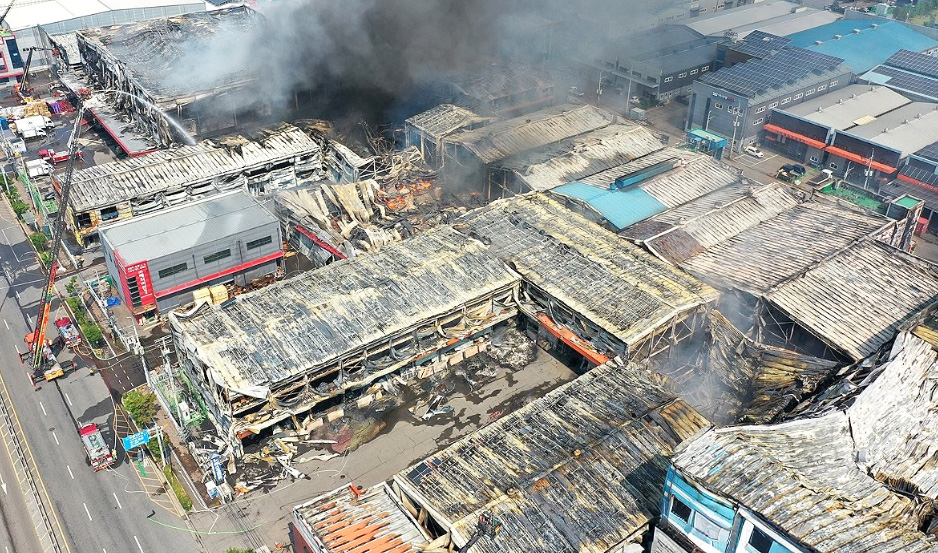 인천 공장 밀집지역 큰불 20시간만에 진화…건물 25개동 피해 1 Fire at the Incheon 0617