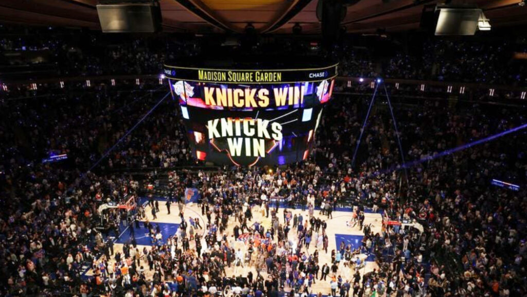 53년의 기다림 끝에 … 닉스 우승이 뉴욕 월드컵마저 삼켰다(음성서비스) 1 knicks win 0616