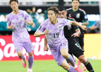 [월드컵] “쥐어박고싶었다”…이강인과아기레, 최고무대서 ‘사제대결’