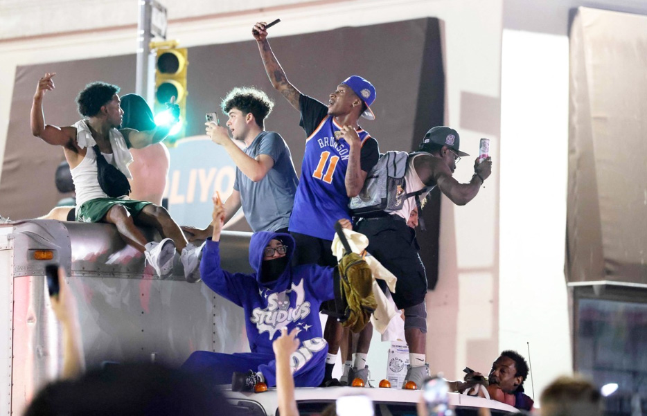 월드컵 개막에도 뉴욕 삼킨 NBA 닉스 열풍…우승 기대감에 들썩 1 nba 0612