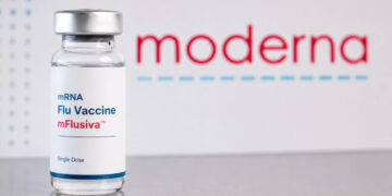 FDA, 세계 최초 mRNA 독감백신 승인…50세 이상 성인 대상(음성서비스)