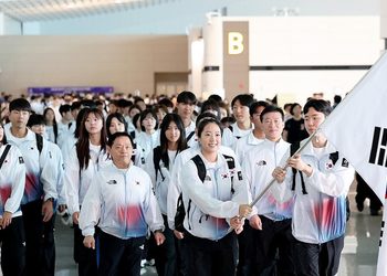 [아시안게임] ‘대한민국이 왔다!’…선수단 본단 122명 결전지 입성