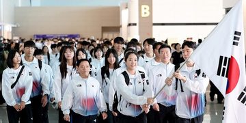 [아시안게임] ‘대한민국이 왔다!’…선수단 본단 122명 결전지 입성