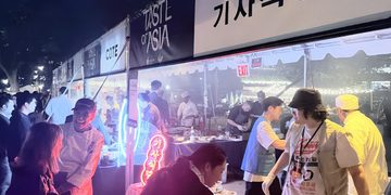 혐오에 맞서 시작한 미식 축제…뉴욕 물들인 한국의 맛