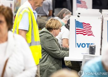 美중간선거 역대최다 4천800만명 사전투표…상원 접전지서 급증 8 美중간선거 역대최다 4천800만명 사전투표…상원 접전지서 급증